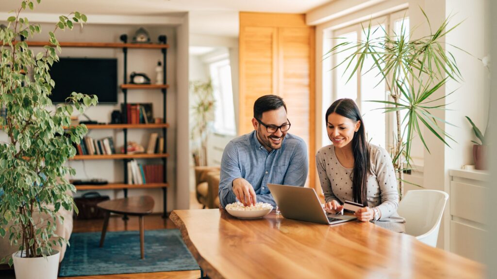 home buying guide picture of a couple looking for a home